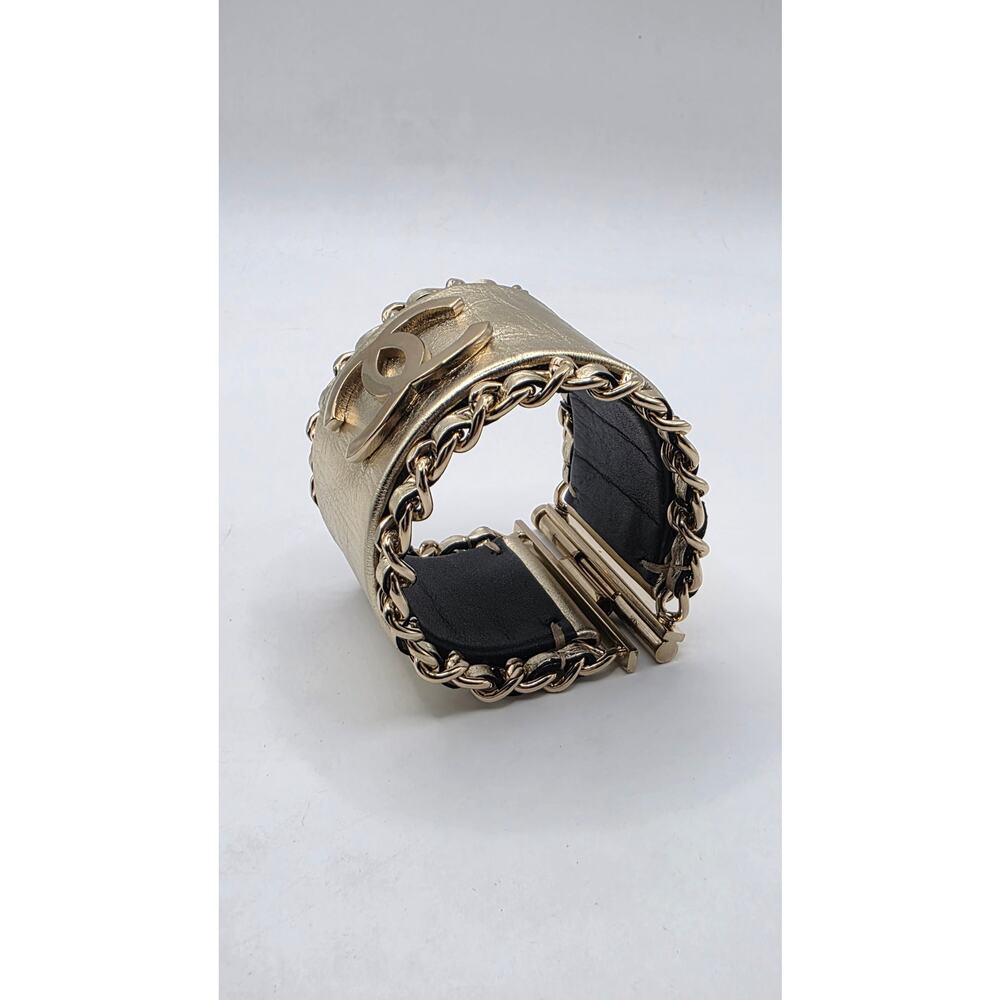Chanel Gold-tone Leather Interlocking CC Wide Bracelet - Picture 4 of 16